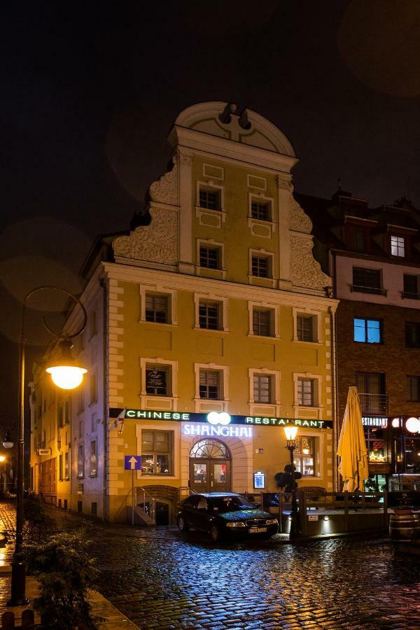 Rynek Sienny 1 *